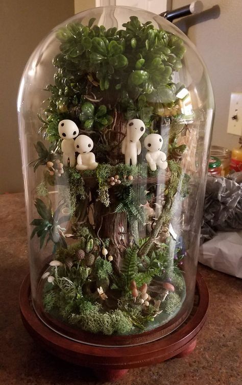 Mom Makes A Studio Ghibli-Inspired Terarrium For Her Daughter’s Birthday And It Will Spirit You Away Studio Ghibli Tattoo, Ghibli Tattoo, Urban Street Art, Studio Ghibli Movies, Princess Mononoke, Terraria, Ghibli Art, Hayao Miyazaki, Glass Dome