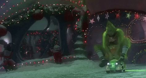 Christmas Twitter Headers, Friday Before Christmas, The Knight Before Christmas, Der Grinch, Best Christmas Movies, Random Gif, The Grinch Stole Christmas, Perfect Movie, The Friday