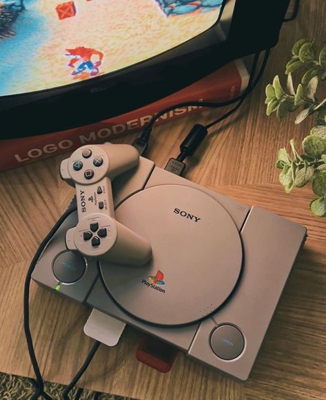 Playstation Aesthetic, Gadgets Aesthetic, Cl Instagram, Dream Setup, Games Aesthetic, Tech Aesthetic, Computer Nerd, Retro Gadgets, Play Station