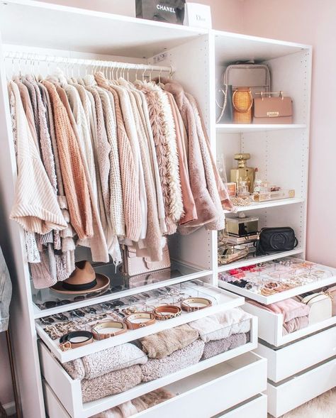 Organized Closet, Walk In Closet Design, Wardrobe Organisation, Pax Wardrobe, Diy Wardrobe, Wardrobe Room, Closet Room, Closet Decor, Bedroom Closet Design