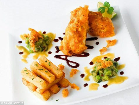 Spiced battered fish and chips - get recipe here: http://www.dailymail.co.uk/femail/food/article-4922508/MasterChef-masterclass-Spiced-battered-fish-chips.html Posh Fish And Chips, Fancy Fish And Chips, Fish And Chips Plating, Fish Chips Recipes, Fish Fingers And Chips, Battered Fish And Chips, Master Chef Recipes, Pub Night, Yellow Peas