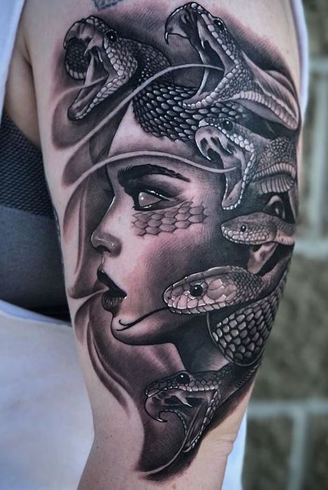 100 Beautiful Medusa Tattoos You’ll Need to See - Tattoo Me Now Medusa With Wings, Medusa Tattoos, Medusa Tattoo Design, Realistic Tattoo Sleeve, Greek Mythology Tattoos, Mythology Tattoos, Medusa Tattoo, Geniale Tattoos, Greek Tattoos