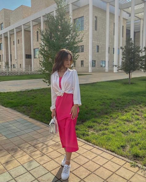 Modest Honeymoon Dresses, Pink Modest Outfits, Conservative Summer Outfit, Conservative Outfits, Cute Modest Outfits, Causual Outfits, Modest Fashion Outfits, Looks Chic, Colourful Outfits