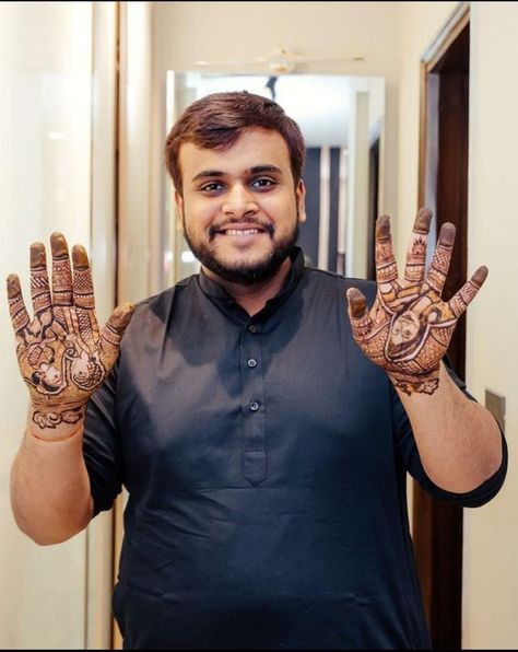 Groom Mehendi Designs Groom Mehendi Designs, Groom Mehndi Design, Mehendi Photoshoot, Haldi Photoshoot, Mehendi Photography, Mehandhi Designs, Haldi Ceremony Outfit, Front Mehndi Design, Mehndi Designs Bridal Hands