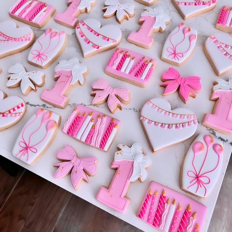 Girls Just Wanna Be One💕🎀 • • • #sugarcookies #girlsjustwannahavefun #girlsjustwannabeone #sugarcookiesofinstagram #sugarcookiedecorating #sugarcookiesfordays #firstbirthday #firstbirthdayparty #firstbirthdaycookies #girlsfirstbirthday Pink Decorated Cookies, Girls Just Wanna Be One Birthday Theme, Pink Cookie Cake, Girls Just Wanna Be One Birthday, Eloise Birthday, Caroline Birthday, First Birthday Cookies, Pink Cookies, Baby Birthday Themes