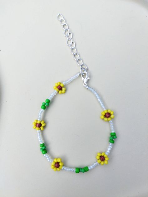 Sunflower Beaded Bracelet, Handmade Sunflower, Sunflower Bracelet, Horse Shoe, Lobster Claw, Bracelet Making, Beaded Bracelet, Seed Beads, Beading