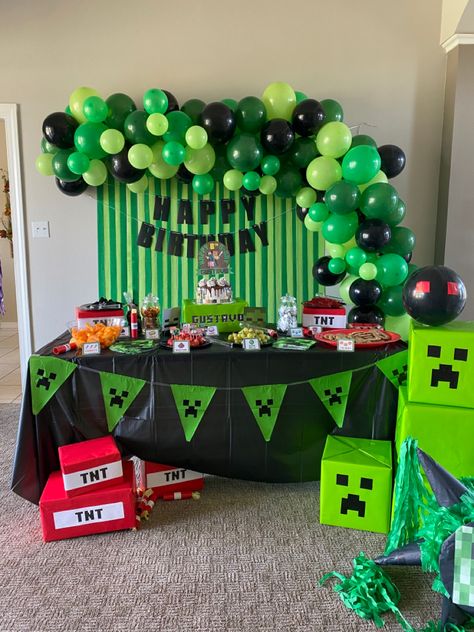 Minecraft Themed Birthday Party, Minecraft Birthday Decorations, Diy Minecraft Birthday Party, Minecraft Party Decorations, Minecraft Decoration, Minecraft Birthday Cake, 5th Birthday Boys, Minecraft Theme, Birthday Party At Home