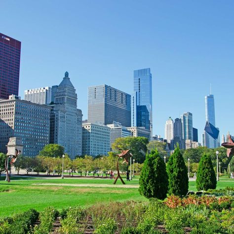 Grant Park is a 319-acre public park located in Chicago’s Loop its most notable features include Millennium Park, Maggie Daley Park, Buckingham Fountain, the Art Institute of Chicago and the Museum Campus. Adler Planetarium, Buckingham Fountain, Chicago Loop, Shedd Aquarium, Field Museum, Millennium Park, Grant Park, The Art Institute Of Chicago, Public Park