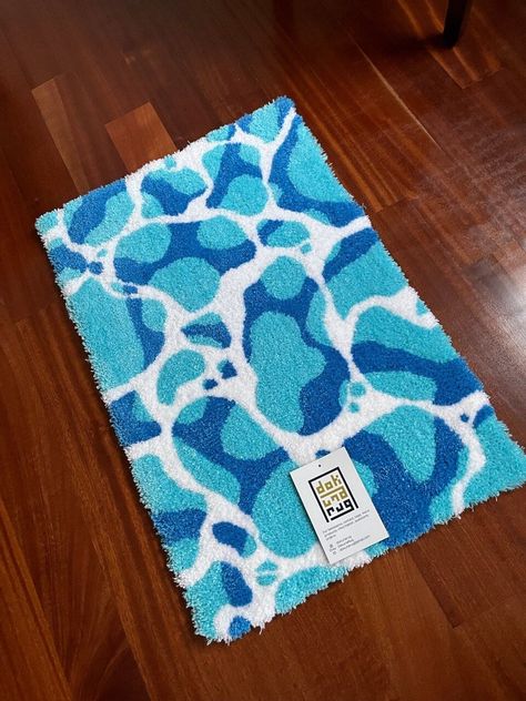 Colorful Tufted Rugs, Cool Tufted Rug Designs, Hand Made Rugs, Fun Rugs Bedroom, Rug Tufting Patterns, Tufting Rugs Ideas Cute, Cool Rug Ideas, Rug Tufting Designs, Rug Patterns Design