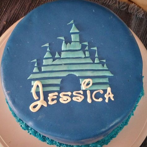 Disney Cake Ideas Simple, Simple Disney Birthday Cake, Disney Birthday Cakes For Adults, Disney World Birthday Cake, Disney Cakes For Adults, Disney World Birthday, 22nd Birthday Cakes, 20 Birthday Cake, Disneyland Birthday