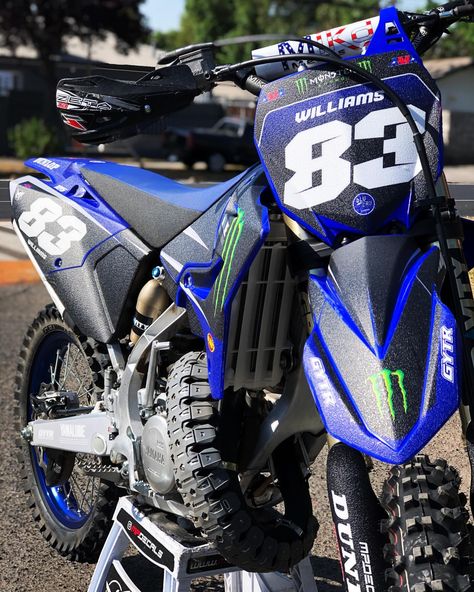 Blue Dirt Bike, Moto Cross Yamaha, Cross Motor, Dirt Bike Riding Gear, Yamaha Dirt Bikes, Yamaha Motocross, Moto Yamaha, Motocross Gear, Motocross Love