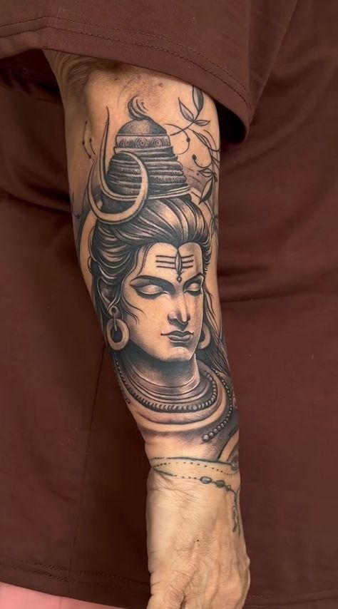 Vishnu Bhagwan Tattoo, Bhagwan Tattoo, Shiva Art Tattoo, Lord Shiva Tattoo Design, Religion Tattoo, Lord Shiva Tattoo, Religion Tattoos, Mahadev Tattoo, Side Wrist Tattoos