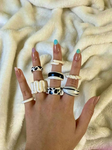 Clay Jewelry Diy Ring, How To Make Clay Rings, Ring With Clay, Clay Ring Ideas, Polymer Rings, Fimo Rings, Cincin Diy, Fimo Ring, Diy Clay Rings