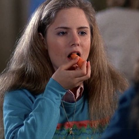 Jennifer Jason Leigh 80s, Jennifer Connelly Young, Fast Times At Ridgemont High, Jennifer Jason Leigh, Shirley Manson, Hottest Women, 90s Movies, 80s Aesthetic, Fast Times