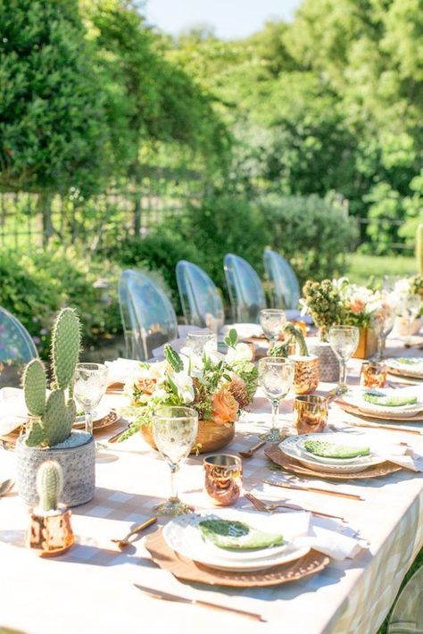 Cactus Tablescape, Desert Garden Party, Cactus Table Decor, Cactus Party Theme, Desert Theme Party, Cactus Centerpiece, 60th Birthday Ideas For Mom, Cactus Party Decor, Desert Party