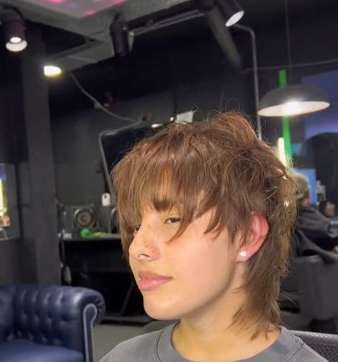 Long Mod Cut, Alternative Hair Short, Emo Mullet, Punk Hair Men, Alternative Haircuts, Boy Essentials, Spiky Haircut, Long Messy Hair, Spiky Hairstyles