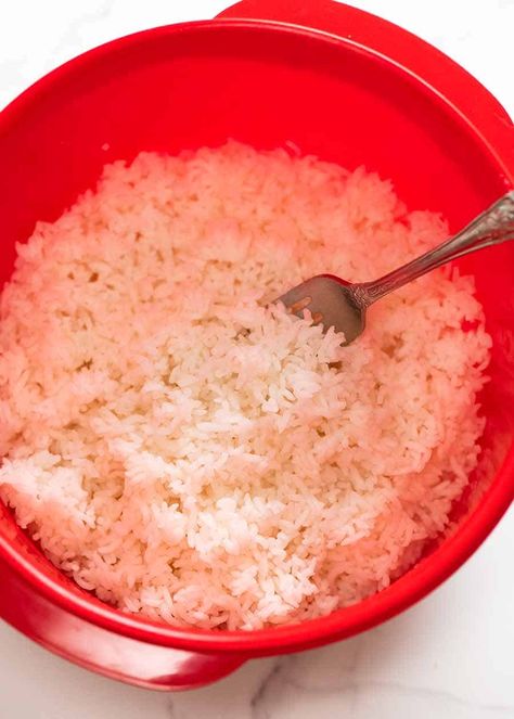 Rice cooked in the microwave in a container How To Make Microwave Rice, Cook Rice In Microwave, Rice Microwave, Microwave Rice Cooker Instructions, Oven Baked Rice, Microwave Rice Cooker, Microwave Cooker, Rice In The Microwave, Microwave Rice