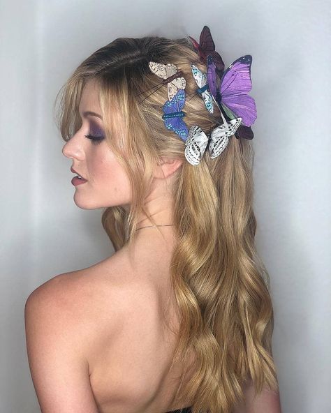 [#new ] Kat 😍�😍😍🦋🦋🦋🦋🦋 📸@mattshair :"KATerpillars turn into BUTTERFLIES you know.... @kat.mcnamara | @antonmakeup |" ___________… Katherine Mcnamara Aesthetic, Katherine Mcnamara Blonde, Kat Mcnamara, Clary Fray, Katherine Mcnamara, Female Images, Shadowhunters, American Actress, Beautiful Hair