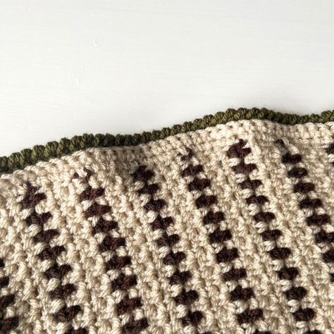 Easy Moss Stitch Crochet Blanket - A Relaxing Crochet Project to Snuggle Up With Crochet Blanket Moss Stitch, Crochet Border For Moss Stitch Blanket, Moss Stiches Crochet Blanket, Moss Stitch Crochet Scarf, Crochet Moss Stitch Blanket, Moss Stitch Crochet Blanket, Moss Stitch Blanket, Moss Stitch Crochet, Stitch Blanket