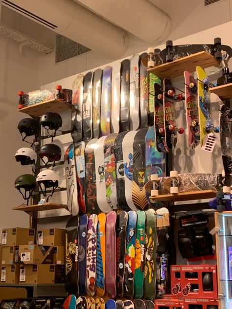 Skateboard Shop Aesthetic, Skate Shop Aesthetic, Skater Core, Skateboarding Aesthetic, Minimal Shirt Design, Skate Vibes, Skateboard Aesthetic, Skateboard Deck Art, Skateboard Art Design