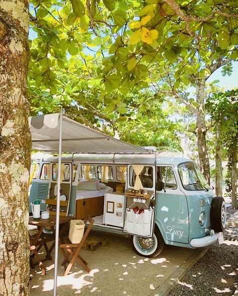 Kombi Food Truck, Van Life Aesthetic, Kombi Clipper, Vw Bus Interior, Volkswagen Camper Van, T1 Bus, Bus Interior, Kombi Home, Camping Set Up