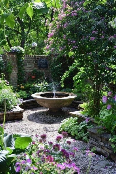 British Garden Ideas, Tiny Garden Ideas, Variety Of Flowers, Tiny Garden, Courtyard Gardens Design, Garden Hacks, Green Oasis, Water Features In The Garden, Garden Yard Ideas