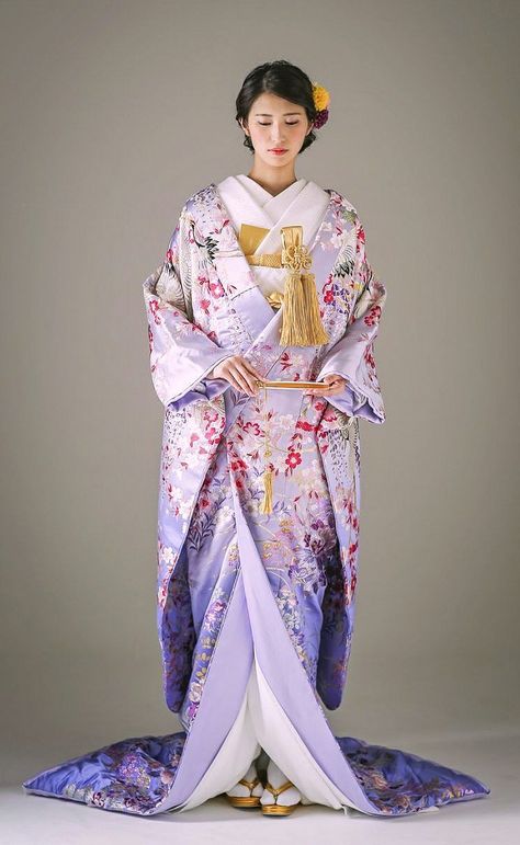 Traditional Japanese Womens Clothing, Japenses Traditional Clothing, Japanese Orian Outfit, Japanese Historical Clothing, Japanese Bride Traditional, Traditional Japanese Kimono Female, Traditional Japanese Dress Women, Traditional Dresses Japan, Geisha Dress Traditional Kimono