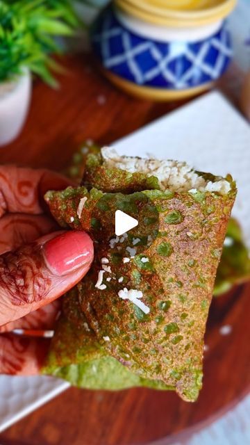 Swapnil Srivastav on Instagram: "~ Palak Moong Chilla ~ highly nutritious recipe for breakfast. #reel #trending #healthy #recipes #breakfastideas #breakfast #reelitfeelit #spinach #winterrecipes" Palak Chilla Recipe, Palak Breakfast Recipes, Palak Recipe, Recipe For Breakfast, Kitchen Cleaning Hacks, Kitchen Cleaning, December 25, Winter Food, Nutritious Meals