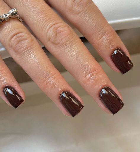 Emily Grimsditch | rich dark brown nails = ready for cosy nights in, candles on & warm hot chocs ☕️🍂🕯️🪵🤎 @officialnavyprofessional & @katiebarnes.toolrange... | Instagram Nail Styles Shapes, Short Nails Almond, Dark Brown Nails, Fall Outfits Brown, Fall Adventures, Work Meetings, Short Almond Nails, Spring Nail Trends, Short Square Nails