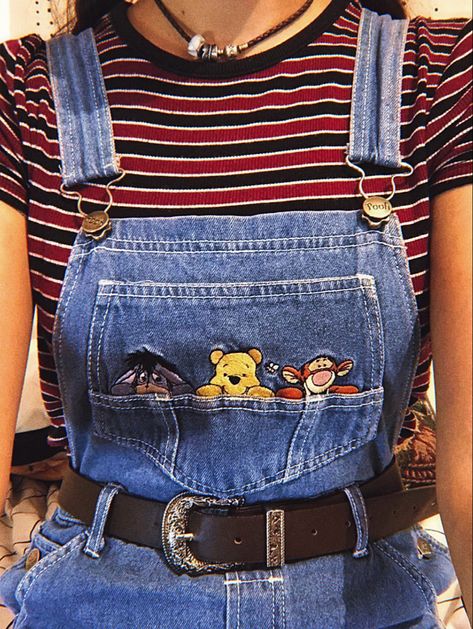 Winnie The Pooh Jeans, 80s Overalls Outfit Vintage, Vintage Disney Outfits Women, Retro Overalls Outfit, Painted Overalls Aesthetic, Overalls Disney Outfit, Vintage Disney Outfit Aesthetic, Disney Clothes Aesthetic, Disney Vintage Outfits