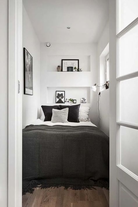 Small Bedroom Bed, Very Small Bedroom, Narrow Bedroom, Small Bedroom Ideas, Small Space Bedroom, Small Room Decor, Small Bedroom Decor, Small Room Design, Tiny Bedroom