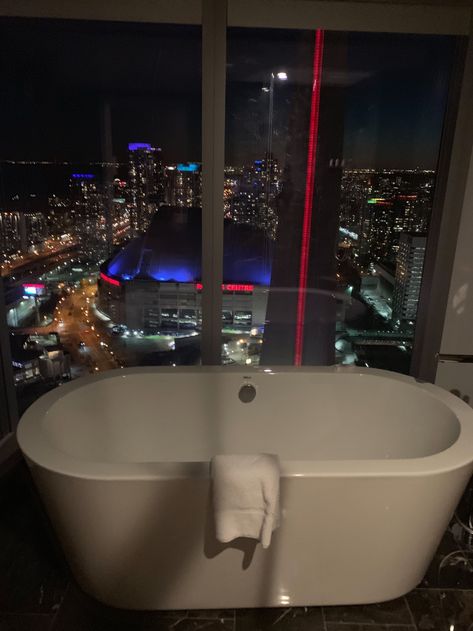 Staycation In Toronto | Hotels in Downtown Toronto | Top hotels in Toronto | Finance Girl Toronto Toronto Condo View, Downtown Toronto Apartment Aesthetic, American Wedding Frank Ocean, Toronto Penthouse, Finance Girl, Penthouse Aesthetic, Toronto Summer, 2024 Manifestations, Toronto Apartment