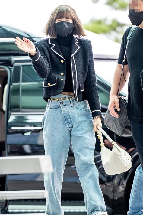 Wide Jeans Outfit, Crossover Jeans, Asian Style Clothes, Flight To Paris, Pants Outfit Casual, Incheon Airport, Korean Celebrities, Kpop Fashion Outfits, Blackpink Fashion