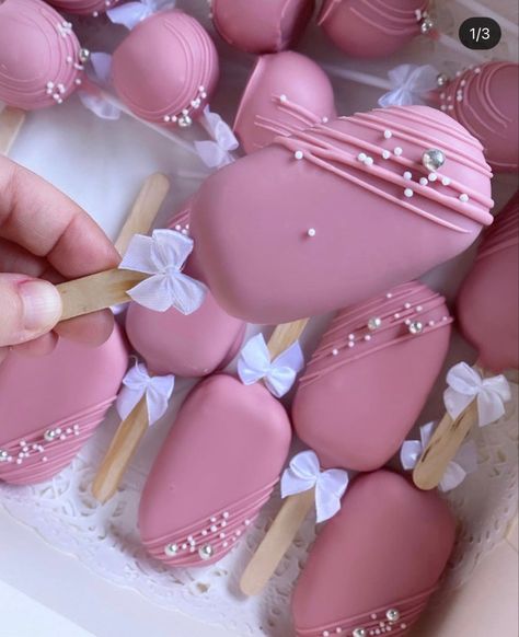 Pink Cakesicles Ideas For Birthday, Cake Pops And Cakesicles, Pink Cake Popsicles, Barbie Cake Popsicles, Pink And Gold Cakesicles, Simple Cakesicles, Cake Sicles Design, Pink Cakesicles, Popsicle Cake Pops