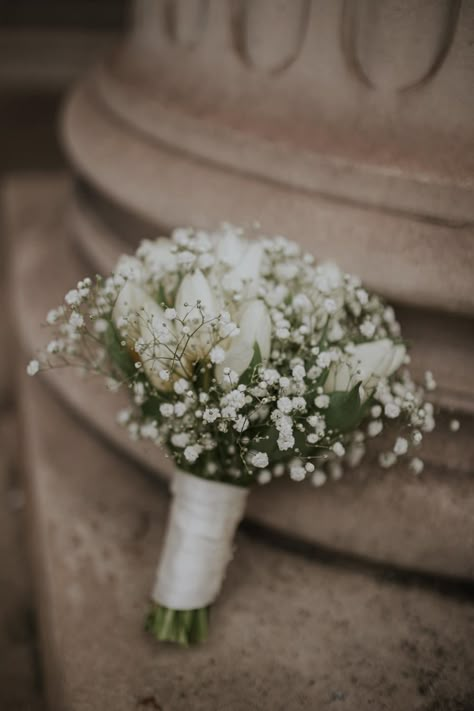 Simple Flower Wedding Bouquet, White Tulips And Baby Breath Bouquet, Wedding Flowers Bouquet White, Bouquet Tulips Wedding, Gypsophila And Tulip Bouquet, Tulip Bouquet Wedding Rustic, Bridal Tulip Bouquet, Wedding Decorations Tulips, Tulip Bride Bouquets