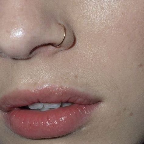 Left Nostril Piercing, Nostril Jewelry Nose Piercings, Right Nostril Piercing, Aesthetic Nose Piercing, Nostril Piercing Aesthetic, Face Piercings Aesthetic, Piercing Ideas Nose, Nose Piercing Inspo, Nostril Piercing Ring