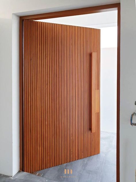 Wooden Handles Door, Latest Door Designs, Solid Wood Front Door, Bedroom Closet Doors, Modern Entrance Door, Main Entrance Door Design, Big Doors, Wooden Front Door Design, Wooden Main Door