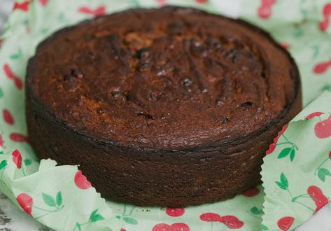 Trinidad Black Cake Trini Black Cake Recipe, Trinidad Black Cake Recipe, Trinidad Black Cake, Christmas Plum Cake, Black Cake Recipe, Buttercream Ruffle Cake, Homemade Kahlua, Kahlua Recipes, Quick And Easy Sweet Treats