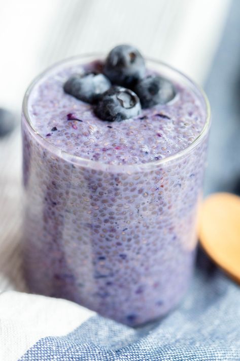 Blueberry Chia Pudding Chia Seed Pudding Coconut Milk, Chipotle Sour Cream, Big Mac Sliders, Blueberry Chia Pudding, Chai Pudding, Pudding Recept, Chia Seed Breakfast, Chia Overnight, Blueberry Pudding