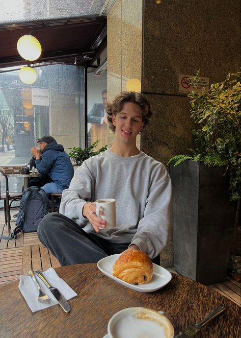 men’s fall fashion coffee shop aesthetic aesthetic outfit ☕️ IG: antonfuchss Coffee Shop Outfit Men, Coffee Shop Poses Photo Ideas, Fall Cafe, Flick Ideas, Coffee Outfit, Cafe Aesthetic, Men Coffee, Coffee Shop Aesthetic, Stylish Photo