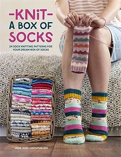 Sock Designs, Handmade Socks, Julie Ann, Gradient Yarns, Sock Knitting, Sock Knitting Patterns, How To Start Knitting, Sock Patterns, Cute Socks