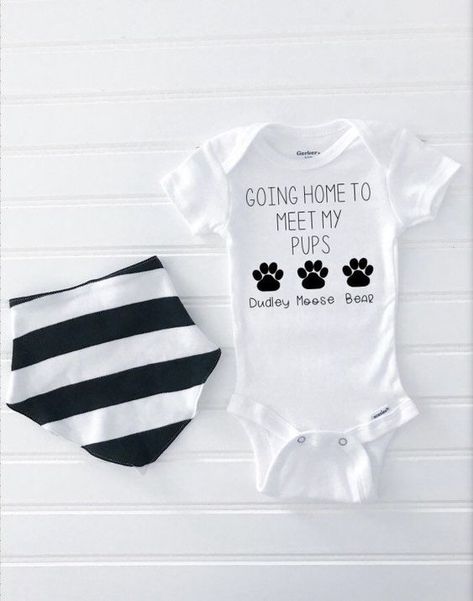 Dog Onesie, Thoughtful Baby Shower Gifts, Baby Coming Home Outfit, Cricut Baby, Custom Onesies, Going Home Outfit, Baby Announcements, Baby Prep