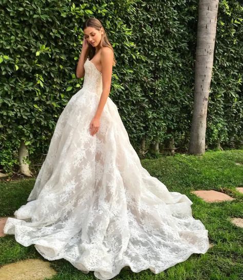 Monique Lhuillier Lace, Plain Wedding Dress, Small Backyard Wedding, Romantic Wedding Decor, Cute Wedding Dress, Wedding Mood, Monique Lhuillier, The Salon, Wedding Dress Shopping