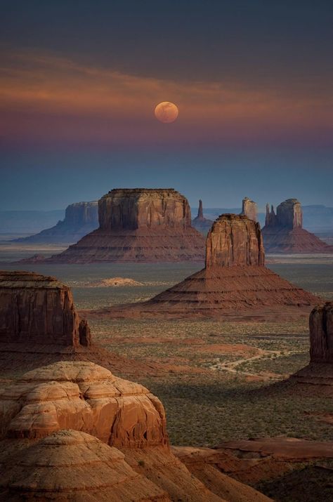 Monument Valley Navajo Tribal Park on the Utah Monument Valley Arizona, Red Rocks, American Southwest, Rock Formations, Nature Images, Nature Wallpaper, The Desert, Amazing Nature, Nature Pictures