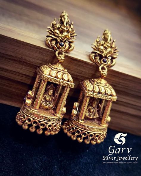 Temple Jewellery Jhumkas, Temple Jewellery Earrings, Gold Temple Jewellery, Gold Jewelry Outfits, Gold Earrings Models, Antique Gold Jewelry Indian, Antique Jewellery Designs, Gold Mangalsutra Designs, Jewelry Set Design