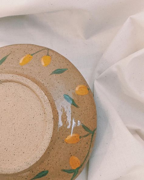 Brown Speckled Clay Pottery, Speckled Clay Glaze, Speckled Buff Pottery, Speckled Clay Pottery, Speckled Ceramics, Speckled Buff Clay, Speckled Pottery, Pretty Pottery, Pottery Inspo