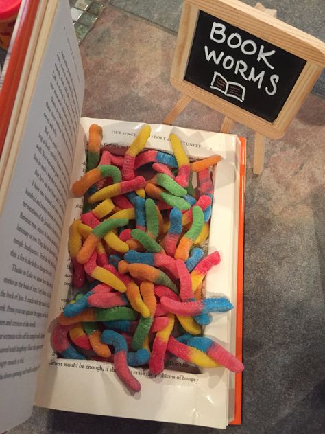 Book Party Theme Decoration, Book Signing Food Ideas, Book Lover Party Decorations, Book Worm Themed Birthday Party, Library Theme Birthday Party, Story Book Decorating Ideas, Bookworm Party Decorations, Bookworm Theme Birthday Party, Book Inspired Birthday Party