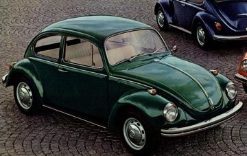 Dark green classic Volkswagen beetle. Classic Volkswagen Beetle, Vw Super Beetle, Vw Sedan, Volkswagen New Beetle, Classic Volkswagen, Beetle Car, Volkswagen Bug, Vw Beetle Classic, Vintage Volkswagen