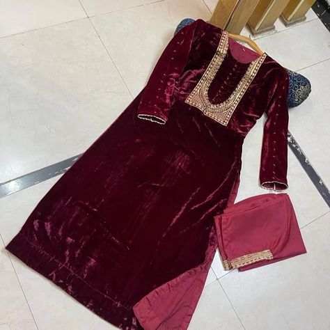 #decent #trendy #winterpret #formalwear #readytowear #weddingwear #dress #outfit #pret #elegent #stylish #velvet #velvetcollection #sidecut #longmaxi #tillahwork #sequancework #shirt #partywear #festivewear Valvet Dress, Simple Style Outfits, Velvet Dress Designs, Silk Maxi, Indian Clothes, Fashionista Clothes, Simple Trendy Outfits, Punjabi Suits, Wedding Wear