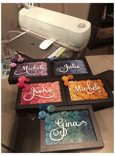 Vinyle Cricut, Shadow Box Gifts, Diy Shadow Box, Idee Cricut, Cricut Explore Projects, Desain Quilling, Flower Shadow Box, Maker Project, Box Roses